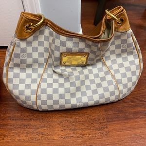 Louis Vuitton Galliera